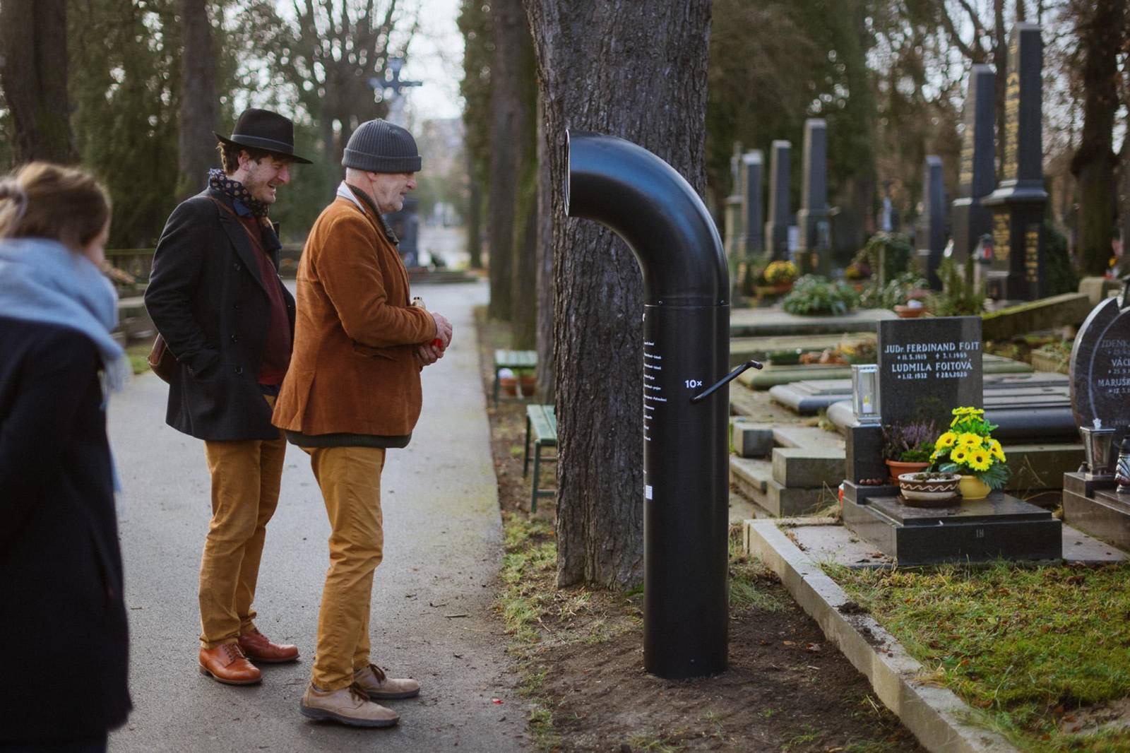Fotografie 8 projektu Vinohradský hřbitov - Havlovský Poesiomat